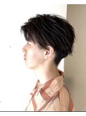 スーツ短髪ツーブロック束感モテる黒髪シークレットパーマ流行