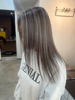 ナジック(749)&nbsp;暗めベースで立体感◎大人のコントラストハイライト