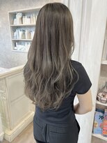 キャアリー(Caary)&nbsp;福山市Caary春夏抜け感ロングヘアくすみベージュ巻き髪ゆるふわ