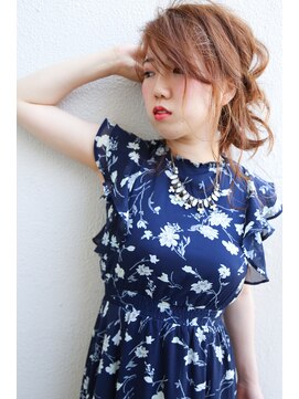 イソラブル(ISOLA-blu) 【ルーズなまとめ髪】アッシュベージュ×アレンジスタイル