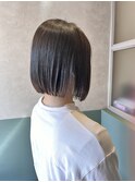 切りっぱなしボブ×オリーブグレージュ