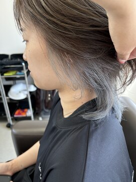 ヘアアンドメイク ムーア(Muuua) インナーカラー ウルフカット