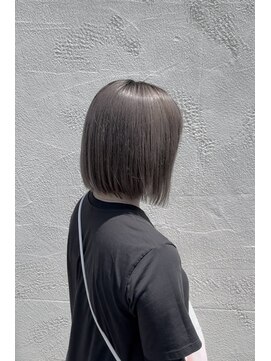 カルム(calme) 切りっぱなしボブ/グレージュ
