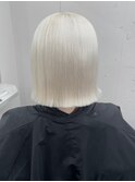 10223ホワイトアッシュ耳かけボブ切りっぱなしシャギーボブ