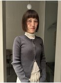 オン眉ボブヘアー