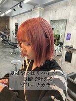 コワファースト長崎シャンプーボーイ 2nd(COIFF1RST 長崎 SHAMPOO BOY) 長崎ハイトーン 切りっぱなしボブ 外ハネ ピンクベージュ