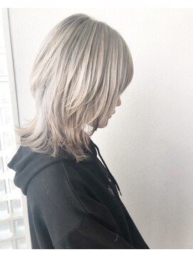 モナン(monan) ボブウルフクラゲヘアーホワイトブロンドホワイトグレージュ