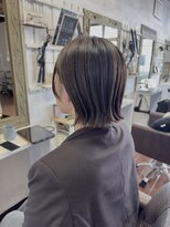 メグル(MEGURU,)&nbsp;暗めアッシュ/切りっぱなしボブ/外ハネ