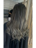 ユルム 深谷稲荷 アッシュグレー/ハイライトブリーチ