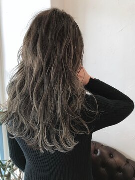 リリー(Lilly) 【Lilly】ハイライト、ローライトで叶える究極の透明感3Dカラー