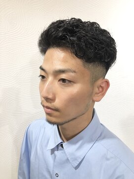 ログ ヘアー(LOG HAIR) フェードカット＆パーマ