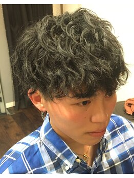 ヘアーステージ フィガロ(HAIR STAGE FIGARO)の写真/【人気のスパイラルはFIGAROで】ダメージ軽減と圧倒的な技術力◎初めてやブリーチの方も理想のStyleに！