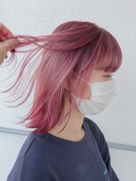 デビュー ヘアーメイク&nbsp;外ハネボブ　ワインレッドカラー