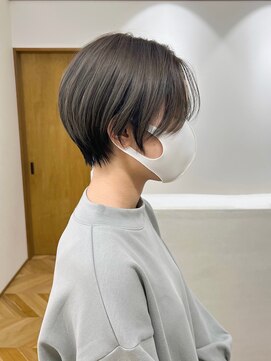 シーラス(cirrus) インナーブルーブラック×グレージュ×ショート20代/30代/40代