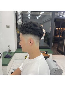 ウェルネス(Wellness) フェード、スキンフェード、ローフェード