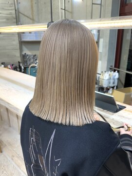 ヲタク(wotaku.) ミルクティーベージュダブルカラー切りっぱなしハイトーン前髪