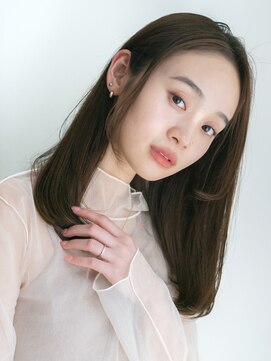 ガーデンヨコハマエスト(GARDEN YOKOHAMA est) ミディアム　オリーブベージュ　レイヤーカット　ウェットヘア