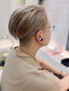 ザビー(THE B) 本八幡×ケアブリーチ×かりあげ×ハンサムショート