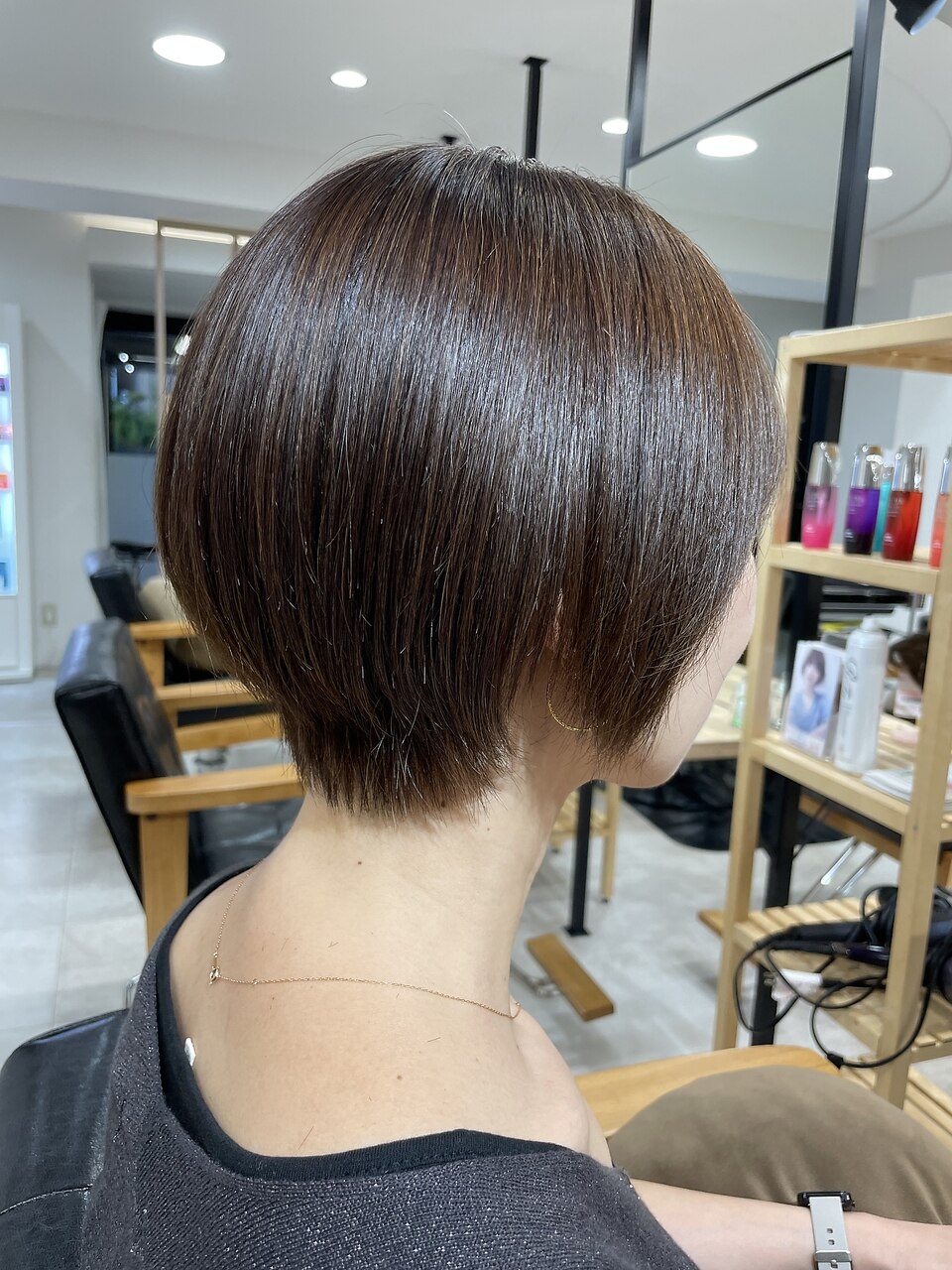 2025年夏】ショート ダークブラウンの髪型・ヘアアレンジ｜人気