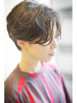 ランプ ヘアー(lamp hair) 地毛ダークアッシュ、前髪長めの束感ショート【lamp尾崎】