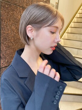 トルネード(TORNADO) 海外ヘア 外国人風ベージュ切りっぱなしボブ カーテンバングt85