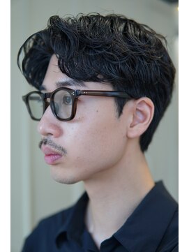 レーヴス(REVES) 大人ニュアンスパーマ　センターパート