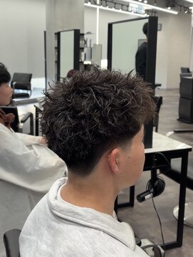 メンズサロンドットリアン(dot. lien) テーパーフェードスパイキーショートツイストスパイラルパーマ