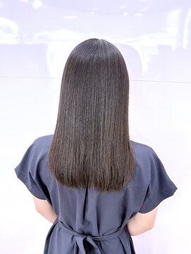 ムーア(MUA) ブルーブラック×透明感カラー