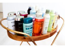 カラーを繰り返す大人女性の髪は繊細・・・だから大切に、厳選した最高級のコスメと設備でお迎えします。