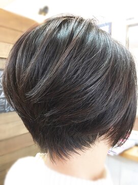 トリート(TREAT) 首に沿う襟足は女性らしくみせてくれます◇