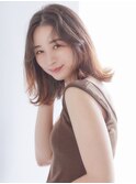 ふんわりくびれミディアム/外ハネヘアレイヤーカット前髪なし