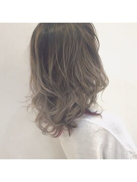 ラヴェ(LAWE.) ホワイティーシルバーアッシュのメルトカラー☆