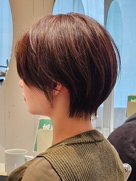 ストレータ バイ マリオ(Strata by mario) 【横山】丸みハンサムマッシュショート