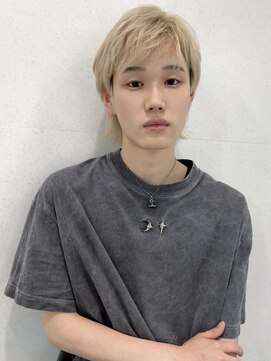 ユーフォリア 渋谷グランデ(Euphoria SHIBUYA GRANDE) ニュアンスカラー　ブロンドベージュ　ショートウルフ　MOMO