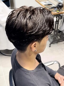 グルーマーズクレッジ 渋谷店(GROOMER/S CREDGE) men's/メンズ/刈り上げセンターパート/ブルーブラック/渋谷