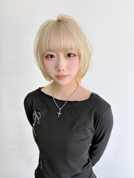 ラクシア(LucxiA) 韓国ヘア/大人可愛いレイヤーボブ/小顔ヘアを作る顔まわりカット