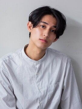 サーカス バイ ビュートリアム 青山(CIRCUS by BEAUTRIUM) ナチュラルセンターパート ツーブロック