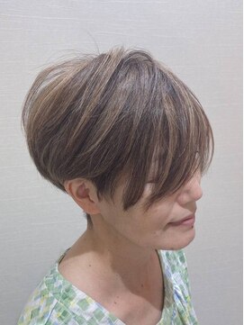 カルディアルッソ(CARDIA LUSSO) 明るめグレイカラー