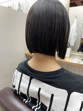アンジェリカ(Angelica Total Beauty Lifestyle Design) ワンレンボブ/小顔ボブ/黒髪/切りっぱなし