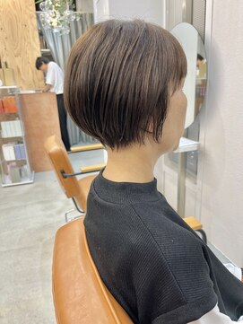 セム(sem) 脱白髪染めショートボブ×白髪ぼかしハイライト×髪質改善カラー