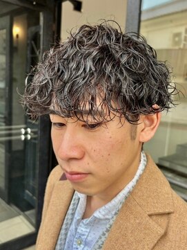 カムジーヘッドカミノウラ(COMEGHEAD KAMINOURA) 波巻きツイストスパイラルパーマツーブロックニュアンスパーマ