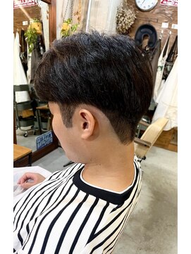 ラベナラ(RAVENALA) センター分けツーブロック