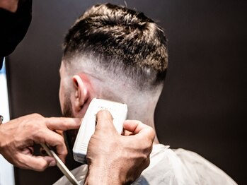 クリッパーズ(Clippers)の写真/【フェードカット+シャンプー¥7,000】周りを気にせずリラックス◇高い技術と癒し空間に満足度◎[洗足駅1分]