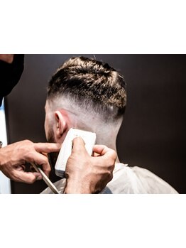 【フェードカット+シャンプー\7,000】周りを気にせずリラックス◇高い技術と癒し空間に満足度◎[洗足駅1分]