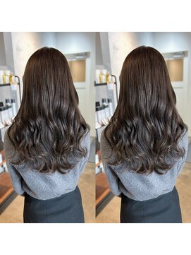 シー.(SHE.) オリーブアッシュ×ロングスタイル