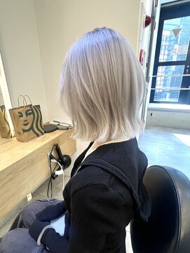 ジーナ 渋谷駅前(Zina) 【ボブヘア×シルバーブランドカラー】