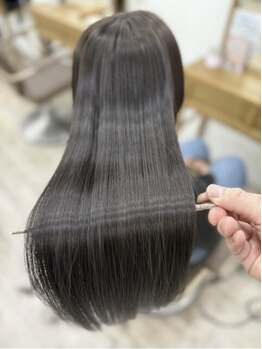 アーシェ 横浜店(A'SHE)の写真/つるんっとまとまる美髪に*今までの縮毛との違いを実感◎【弱酸性縮毛矯正カット+フローディアTr¥13800~】