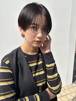 ソワ オモテサンドウ(SOIE OMOTESANDO)&nbsp;暗髪が似合う大人ハンサムショートヘア