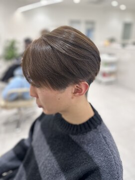 ナンバー エリュン 秋田店(N°Elune) ツーブロックセンターパート