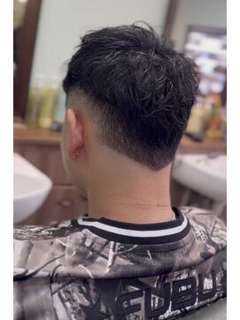 ケーエムシーセントラルルーツ(KMC Central Roots) メンズカット+スキンフェード